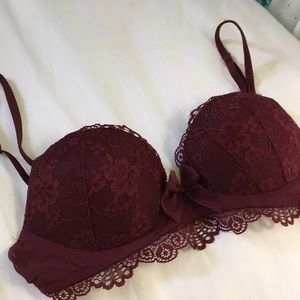 Gilly Hicks bra